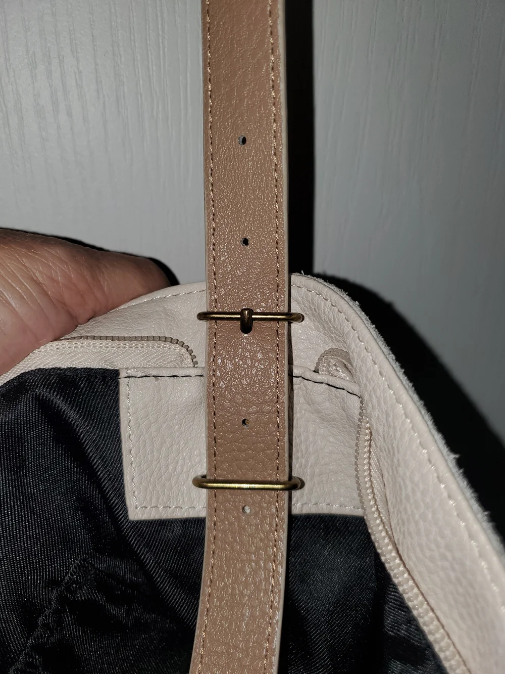Elliot Lucca Ivory And Black Pebble Leather Hobo Shoulder/ Crossbody NWT